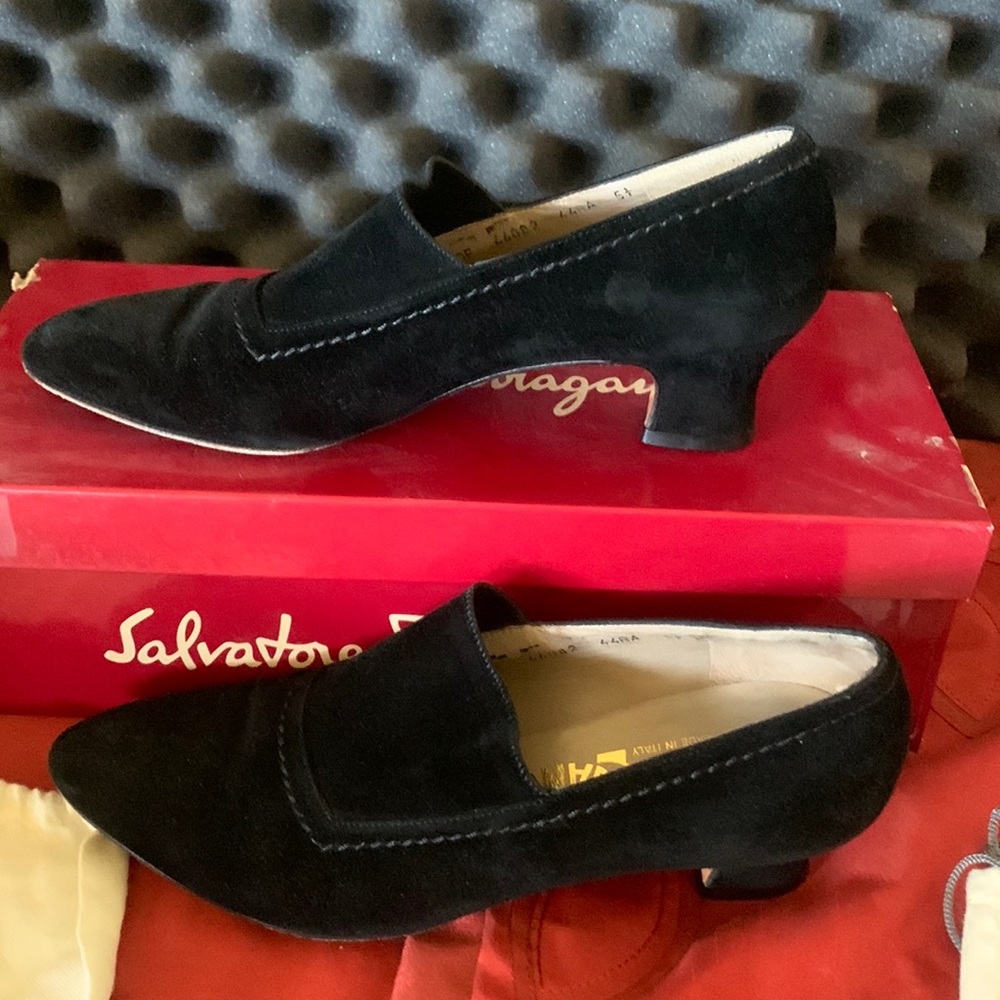 Ferragamo Newhart Nero Suede 5.5